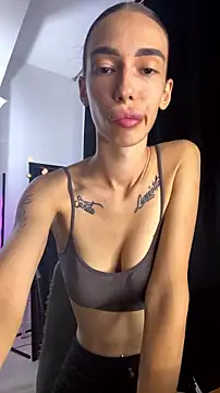 Celine Roxelle online show from July 10, 2026, 6:19 pm