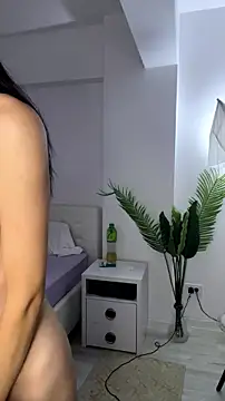 Celine Roxelle online show from July 4, 2026, 1:37 pm