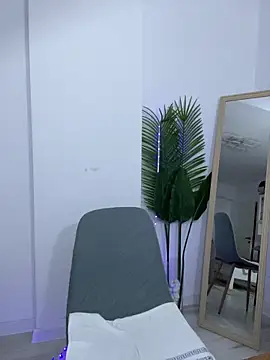 Celine Roxelle online show from October 13, 2025, 3:24 pm