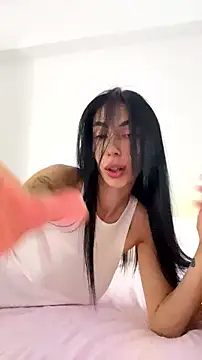 Celine Roxelle online show from July 26, 2026, 11:28 am
