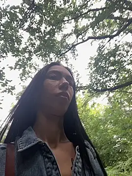 Celine Roxelle online show from July 24, 2026, 6:31 am
