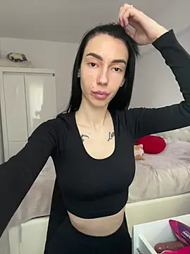 Celine Roxelle online show from January 19, 2026, 1:15 pm