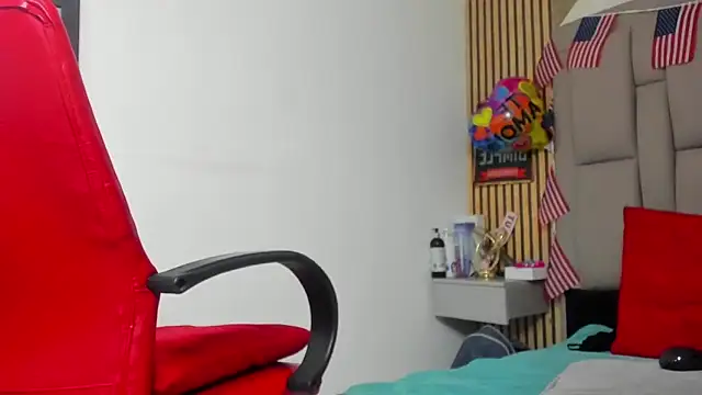 dafnnelewis online show from October 13, 2025, 12:29 pm