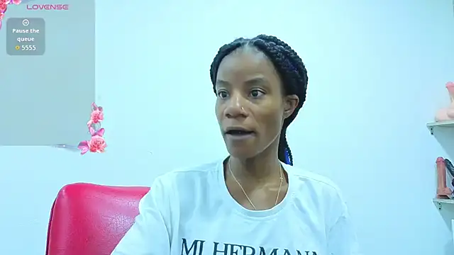 Snapshot of dafnnelewis chatting on July 9, 2026, 11:20 am dafnnelewis online show from July 9, 2026, 11:20 am