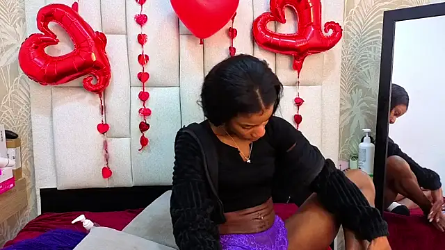 dafnnelewis online show from February 17, 2026, 11:18 am