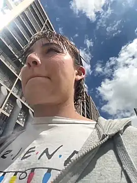 Maggie Geller online show from November 12, 2025, 3:05 pm