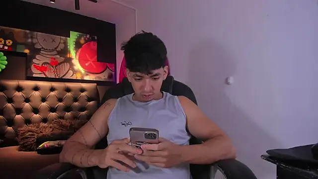 ISAAC CRYSTON online show from September 16, 2025, 7:37 pm