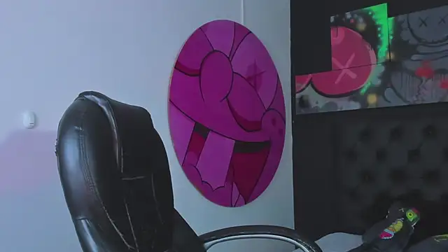 ISAAC CRYSTON online show from September 29, 2025, 8:14 pm