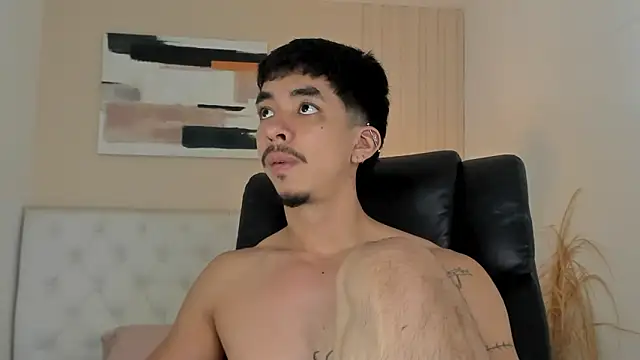 ISAAC CRYSTON online show from February 2, 2026, 9:36 pm