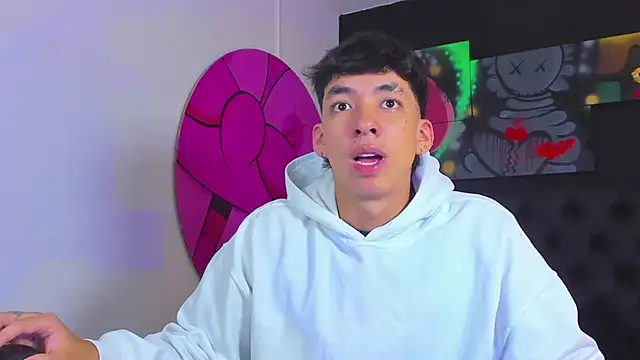 ISAAC CRYSTON online show from October 4, 2025, 8:43 pm