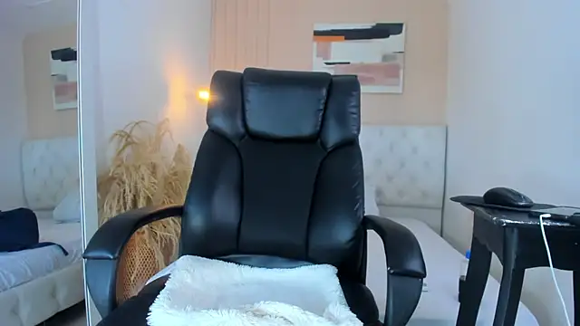 Snapshot of ISAAC_CRYSTON chatting on March 14, 2026, 9:43 pm ISAAC CRYSTON online show from March 14, 2026, 9:43 pm