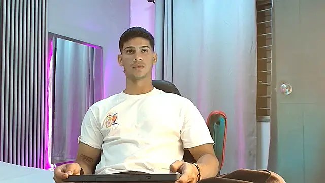 ANDRES STUD online show from September 13, 2025, 3:28 am