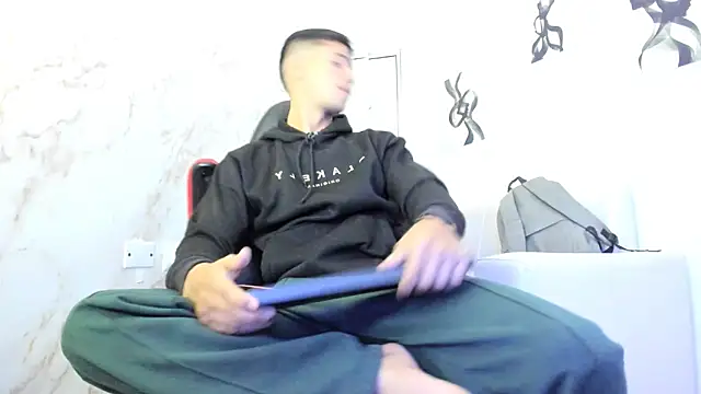 ANDRES STUD online show from October 5, 2025, 4:14 am