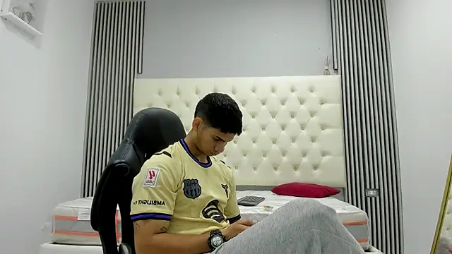 Snapshot of ANDRES_STUD chatting on March 22, 2026, 3:43 am ANDRES STUD online show from March 22, 2026, 3:43 am