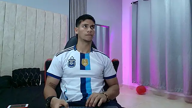 ANDRES STUD online show from September 22, 2025, 4:51 am