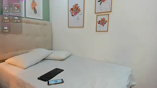 FelicityAdams online show from September 23, 2025, 1:40 pm