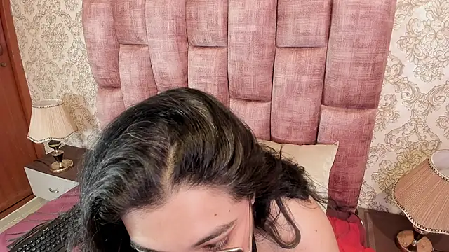 Julieta Carden  online show from July 28, 2026, 2:13 pm