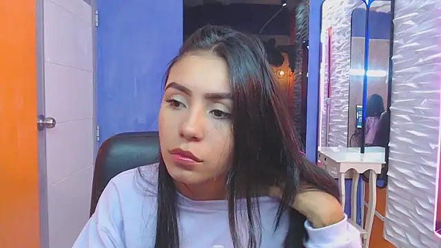 julieta fn online show from November 25, 2025, 2:28 pm