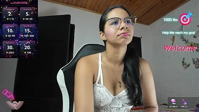 alisson hoffman05 online show from September 18, 2025, 5:27 pm