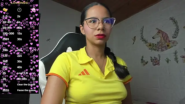 alisson hoffman05 online show from June 23, 2026, 7:34 pm