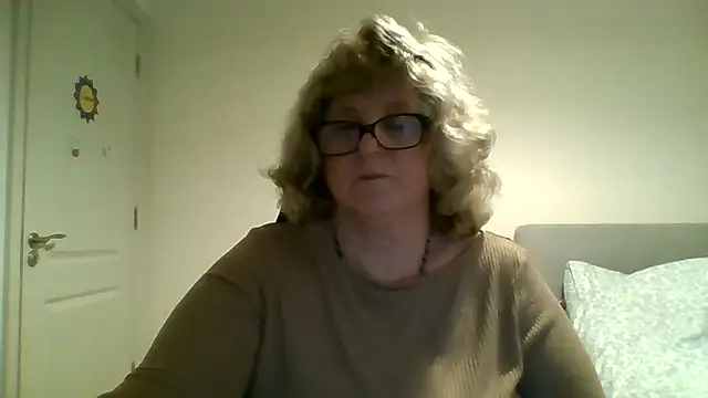 NoraJohnson6 online show from February 3, 2026, 6:22 am