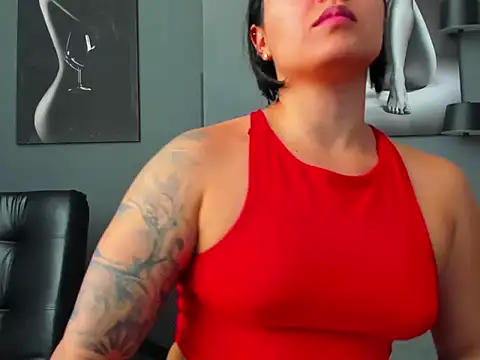 karlyjons12 online show from May 6, 2026, 4:22 pm