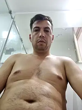 Snapshot of reyarturs13 chatting on March 17, 2025, 2:12 pm reyarturs13 online show from March 17, 2025, 2:12 pm