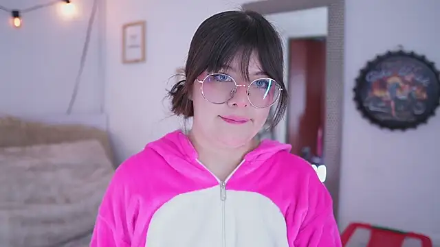 Snapshot of Neekito_ chatting on February 12, 2025, 12:37 am Neekito online show from February 12, 2025, 12:37 am