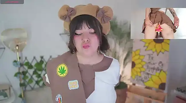 Snapshot of Neekito_ chatting on February 18, 2025, 9:42 pm Neekito online show from February 18, 2025, 9:42 pm