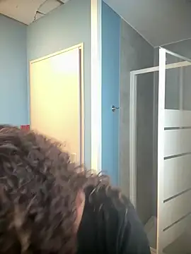 Loveblackzilla online show from March 18, 2026, 2:08 pm