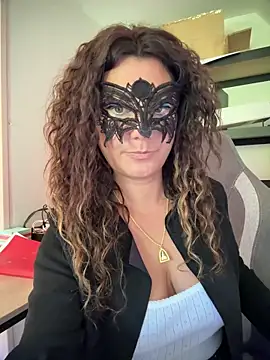 Loveblackzilla online show from March 19, 2026, 11:32 am