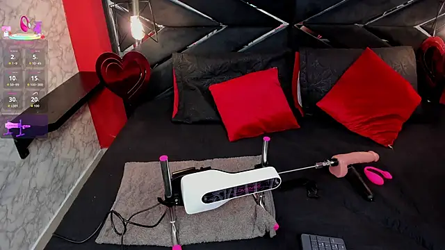 IVISBOUNCYASS online show from September 26, 2025, 12:34 pm