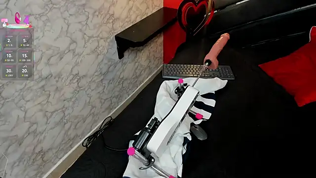 IVISBOUNCYASS online show from September 16, 2025, 12:28 pm