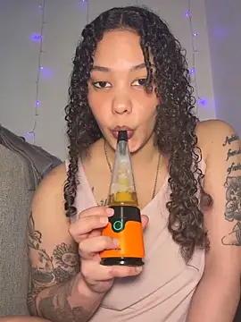 tastylolaaa online show from June 1, 2026, 12:22 am