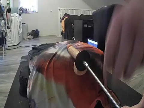 Snapshot of YourLoveBoyKevin chatting on February 19, 2026, 3:53 pm YourLoveBoyKevin online show from February 19, 2026, 3:53 pm