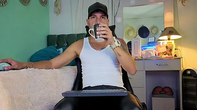 Chrissken online show from October 7, 2025, 11:06 pm