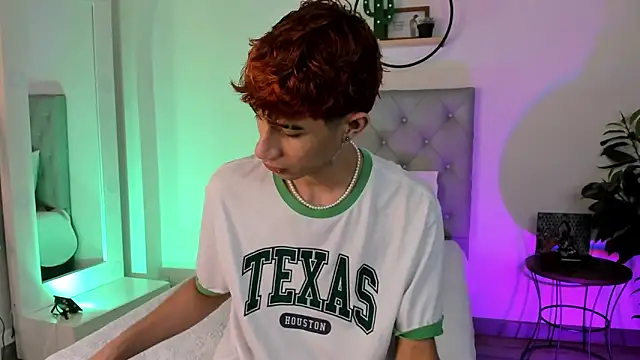 NovaaWheler online show from March 19, 2025, 2:13 pm