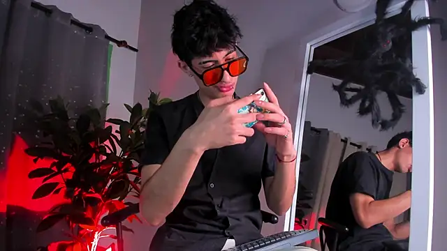 NovaaWheler online show from October 20, 2025, 7:36 pm