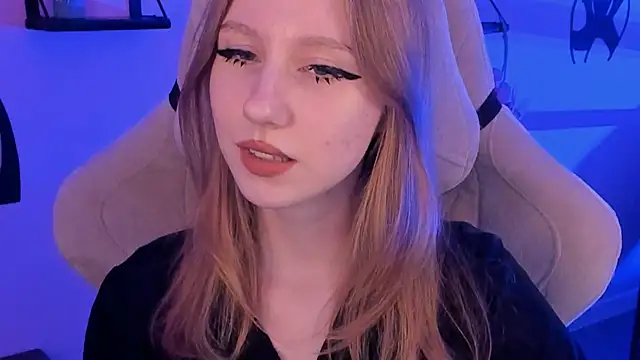 DariaTate online show from September 20, 2025, 11:59 am