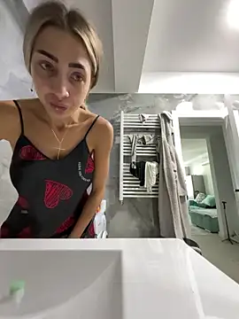 BonyBon29 online show from December 15, 2025, 7:47 am