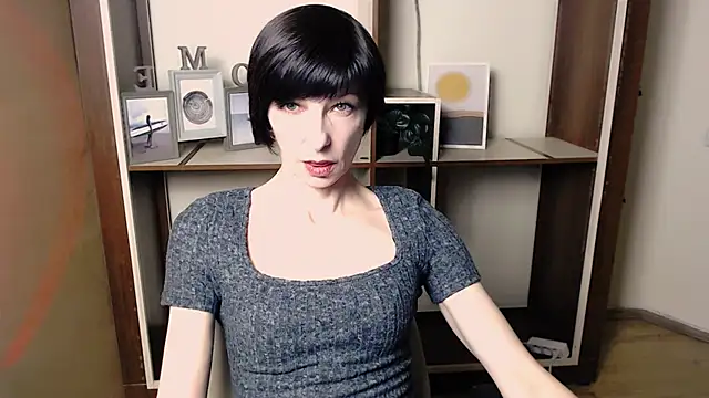  AngeliaFlow  online show from January 6, 2026, 11:36 am