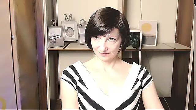 AngeliaFlow  online show from April 30, 2026, 8:32 am