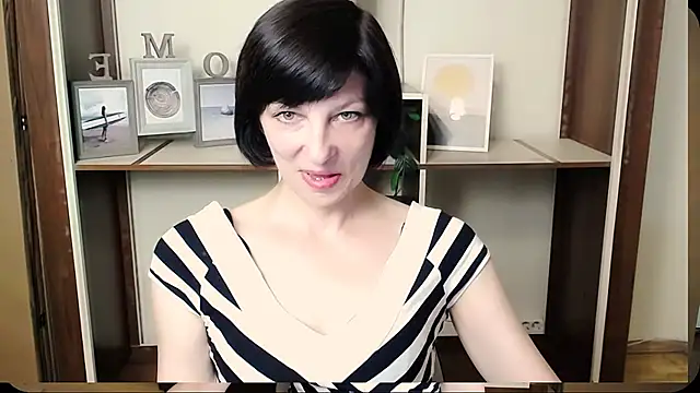 Snapshot of _AngeliaFlow_ chatting on June 30, 2026, 7:52 am AngeliaFlow online show from June 30, 2026, 7:52 am
