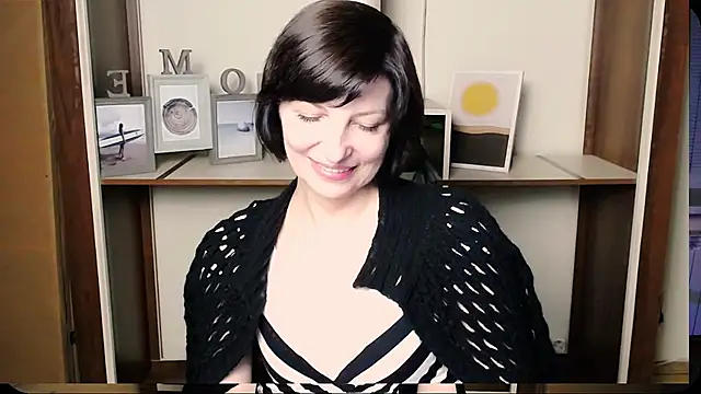 Snapshot of _AngeliaFlow_ chatting on July 28, 2026, 11:17 am AngeliaFlow online show from July 28, 2026, 11:17 am