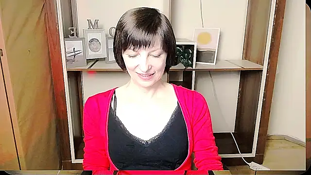 Snapshot of _AngeliaFlow_ chatting on June 10, 2026, 8:15 am AngeliaFlow online show from June 10, 2026, 8:15 am