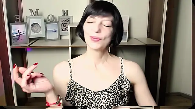 Snapshot of _AngeliaFlow_ chatting on June 29, 2026, 8:32 am AngeliaFlow online show from June 29, 2026, 8:32 am