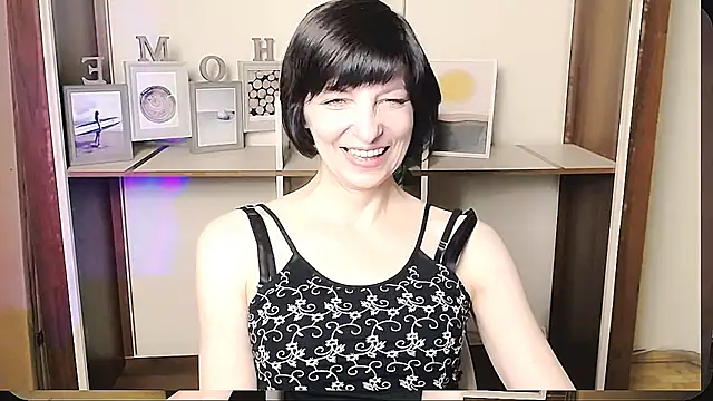 Snapshot of _AngeliaFlow_ chatting on June 27, 2026, 9:37 am AngeliaFlow online show from June 27, 2026, 9:37 am