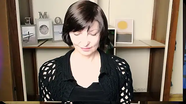Snapshot of _AngeliaFlow_ chatting on July 24, 2026, 9:16 am AngeliaFlow online show from July 24, 2026, 9:16 am