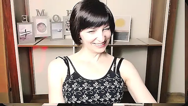 Snapshot of _AngeliaFlow_ chatting on June 27, 2026, 12:22 pm AngeliaFlow online show from June 27, 2026, 12:22 pm
