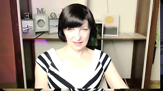 Snapshot of _AngeliaFlow_ chatting on July 4, 2026, 8:21 am AngeliaFlow online show from July 4, 2026, 8:21 am